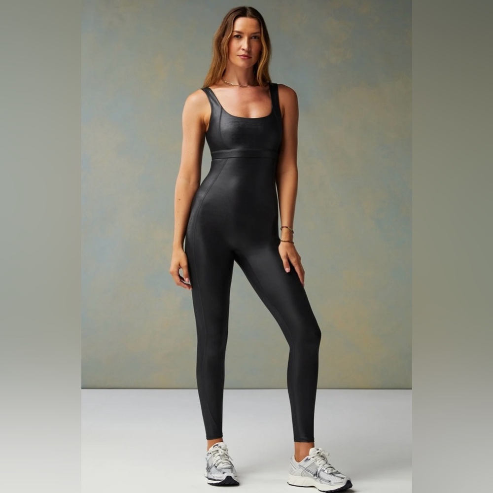 ✨NWT✨Fabletics Motion365 Shine Jumpsuit